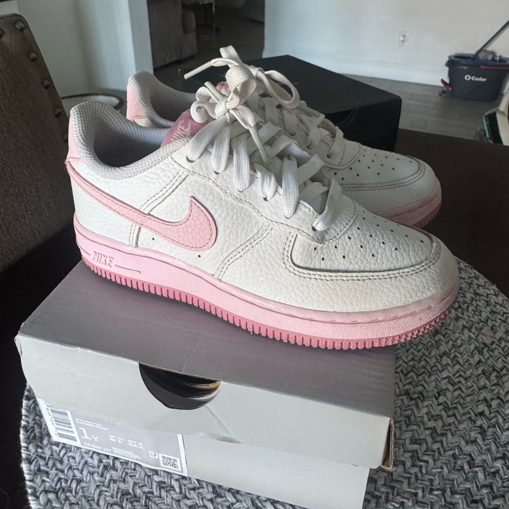 Nike Air Force 1 Low White and Pink